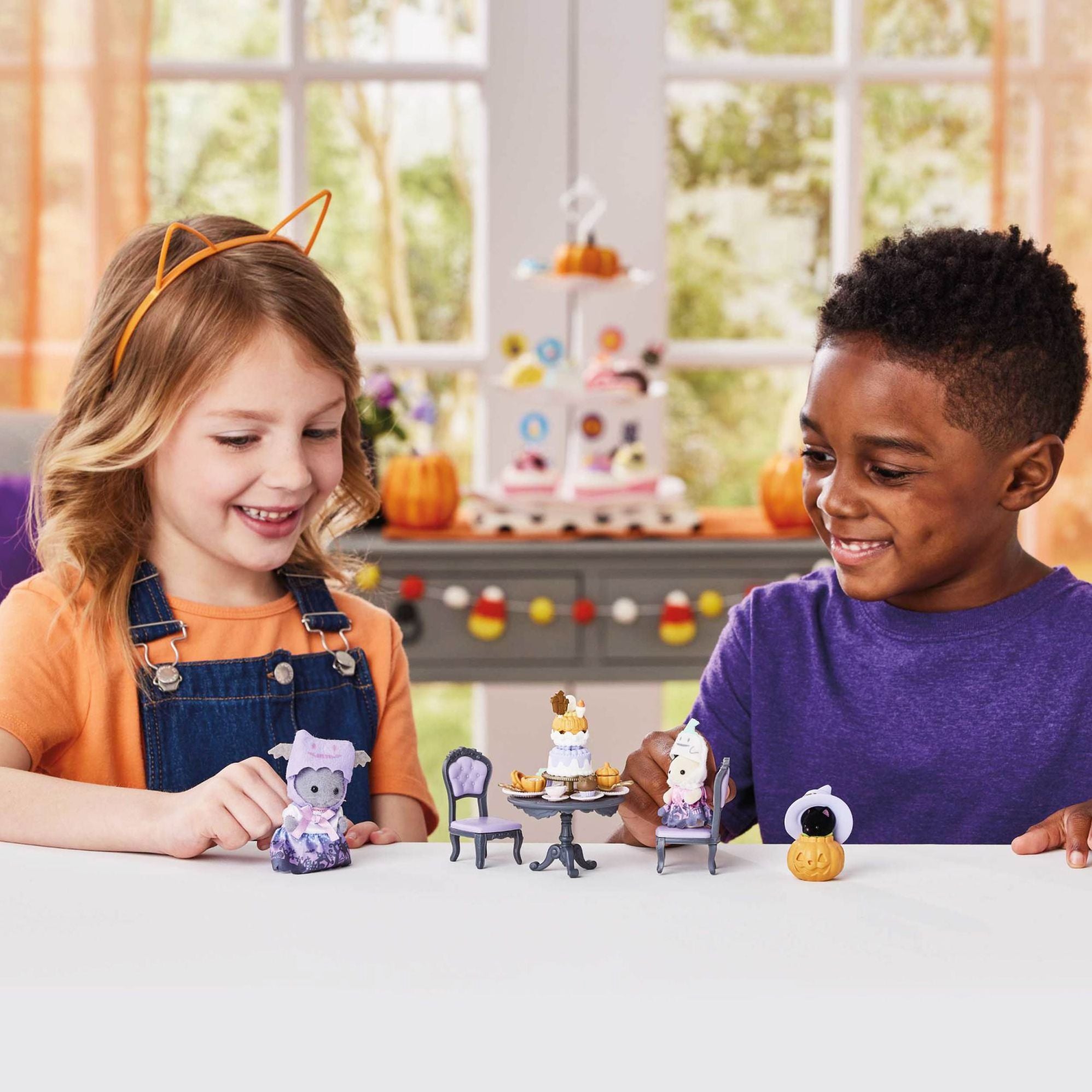 Calico Critters Halloween Surprise Party Set - Image 7