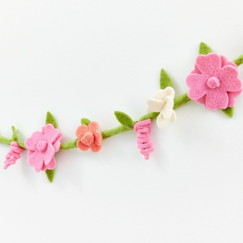 Daisy Floral Felt Garland 6ft - Image 3